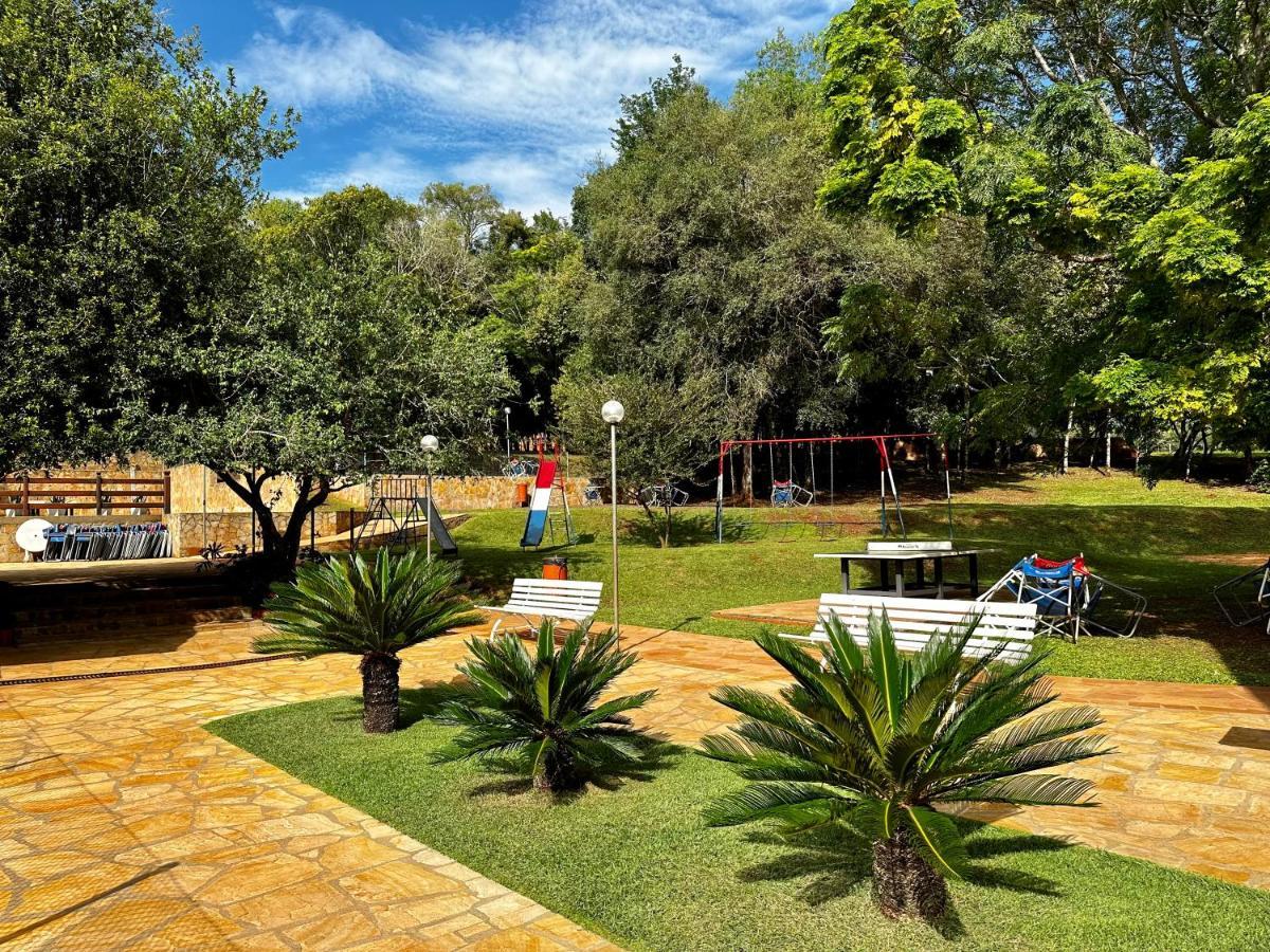 Parque Hotel Manantial Hohenau المظهر الخارجي الصورة