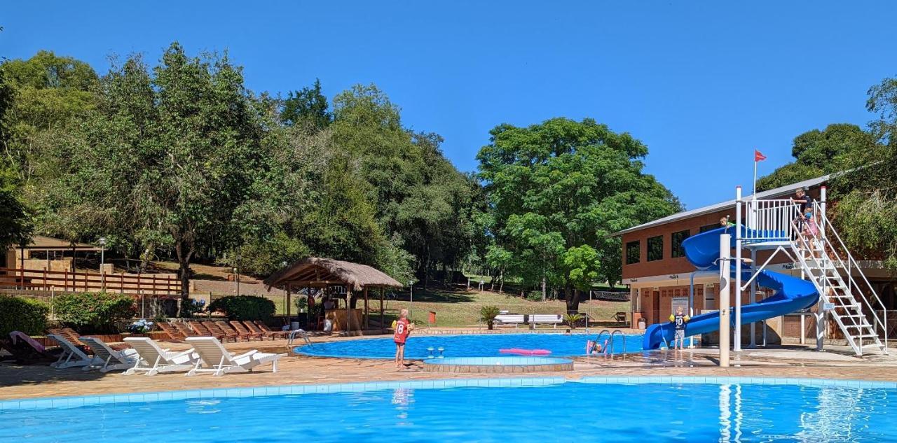 Parque Hotel Manantial Hohenau المظهر الخارجي الصورة