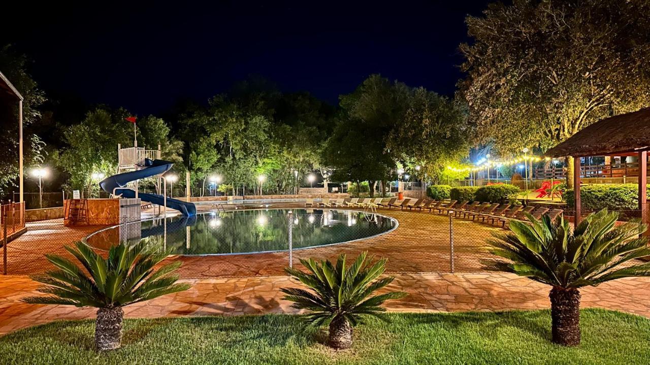 Parque Hotel Manantial Hohenau المظهر الخارجي الصورة