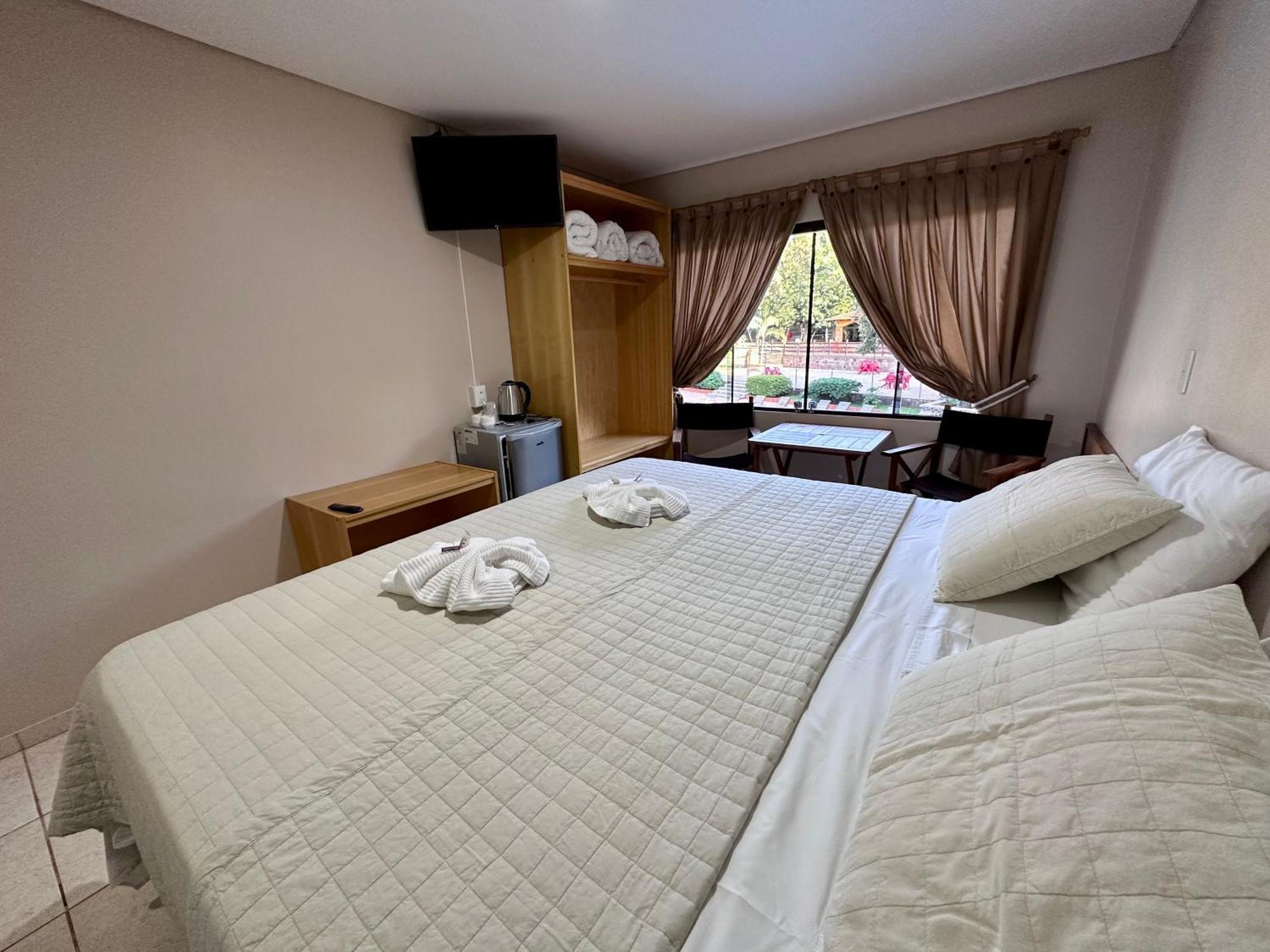 Parque Hotel Manantial Hohenau المظهر الخارجي الصورة