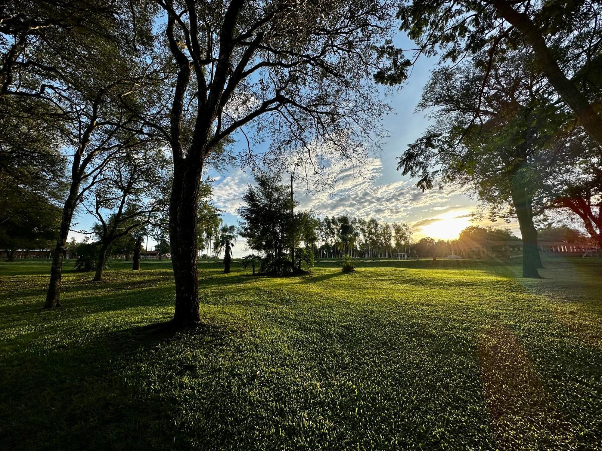 Parque Hotel Manantial Hohenau المظهر الخارجي الصورة