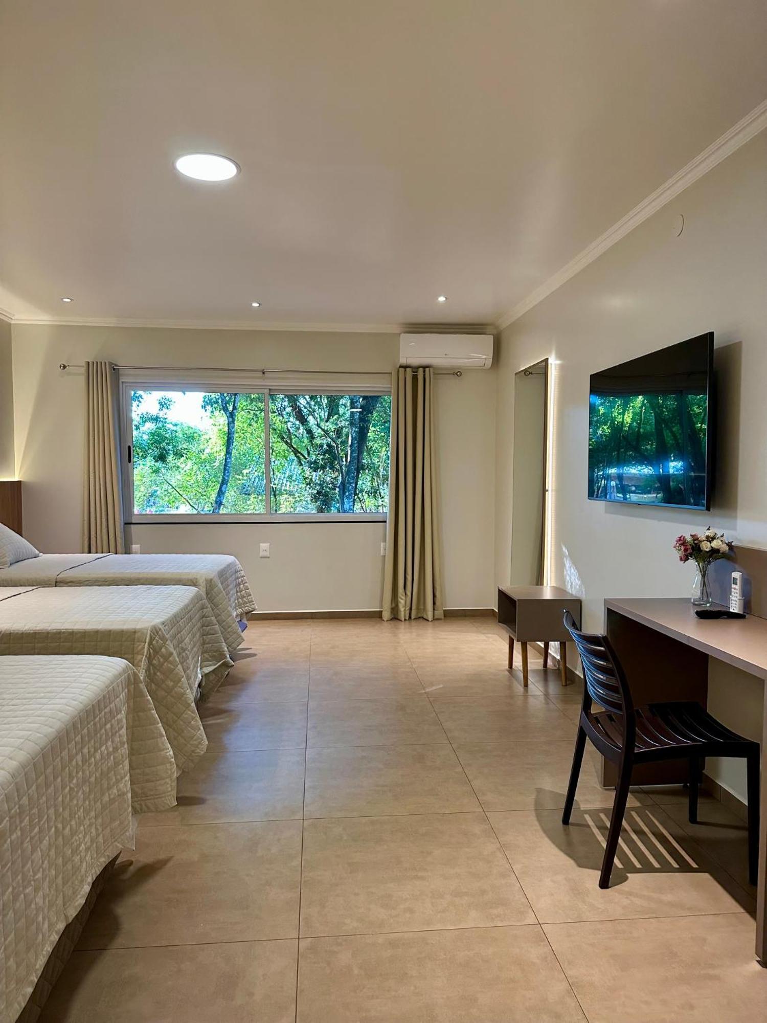 Parque Hotel Manantial Hohenau المظهر الخارجي الصورة