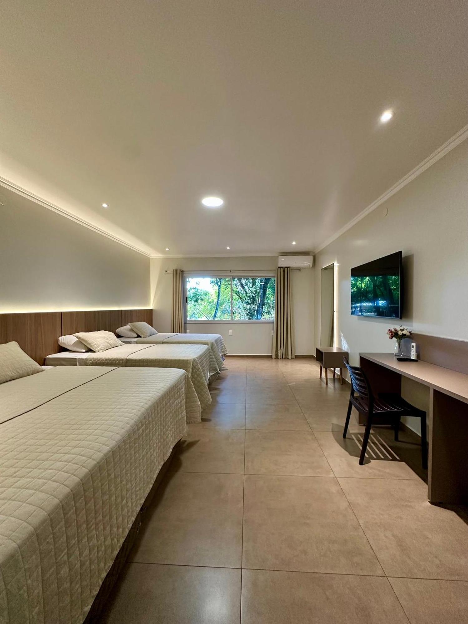 Parque Hotel Manantial Hohenau المظهر الخارجي الصورة